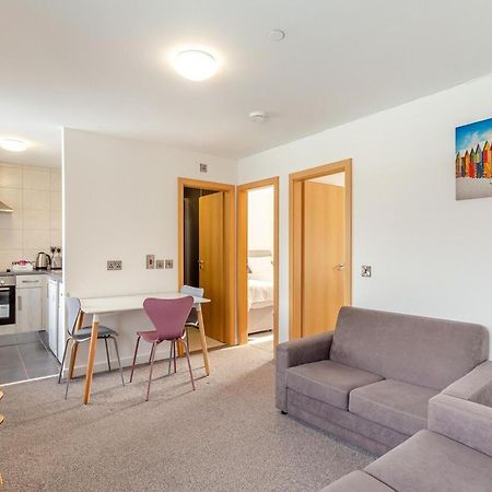 Coastal Charm Retreat In Ilfracombe Apartment Екстериор снимка