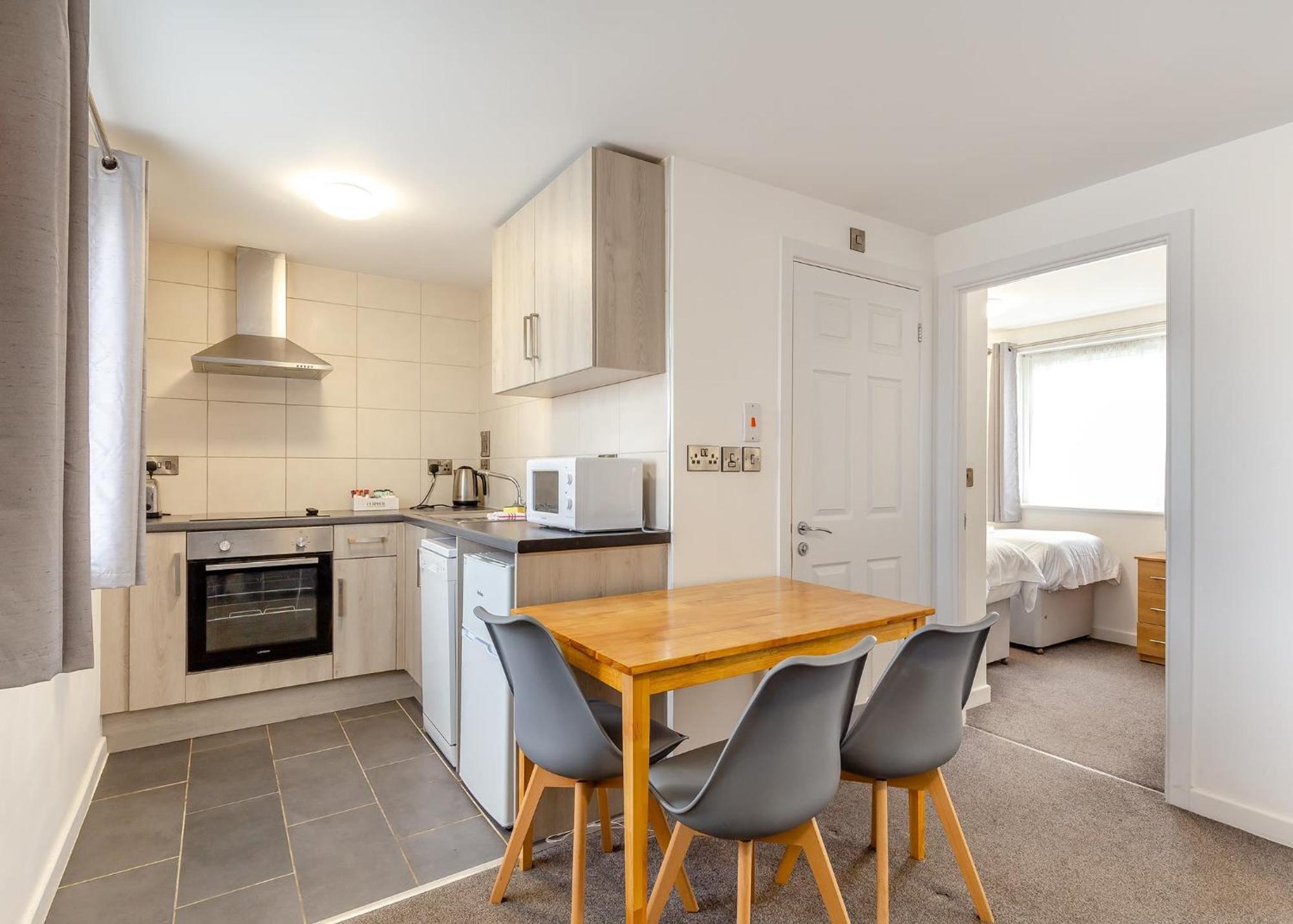 Coastal Charm Retreat In Ilfracombe Apartment Екстериор снимка
